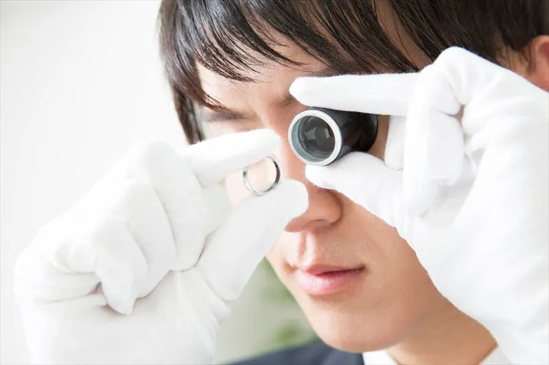 東京都日野市 高幡不動駅ビル 買取専門店売るナビ2階 エレベーター前